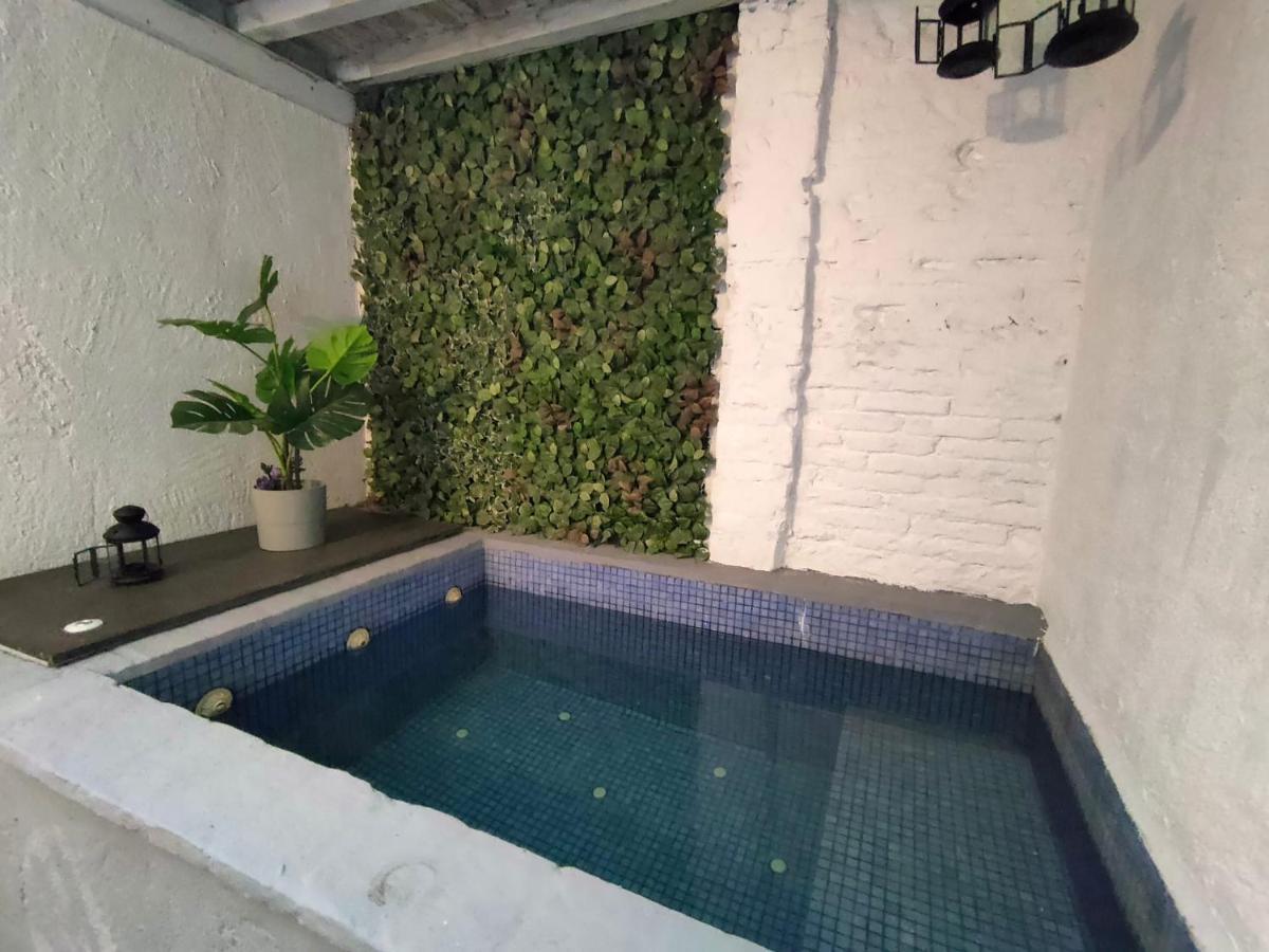 Pequeno Alojamiento Con Mini Piscina - No Climatizada Valencia Bagian luar foto